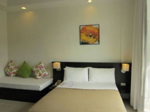One Crescent Place Room Type - Deluxe Room