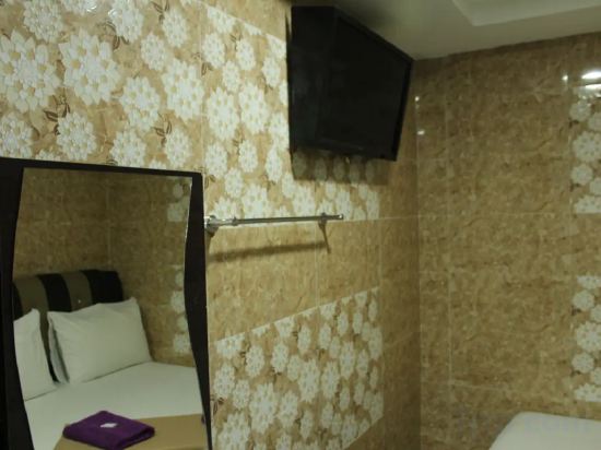 Serdang Business Hotel Room Type - Quadruple Room