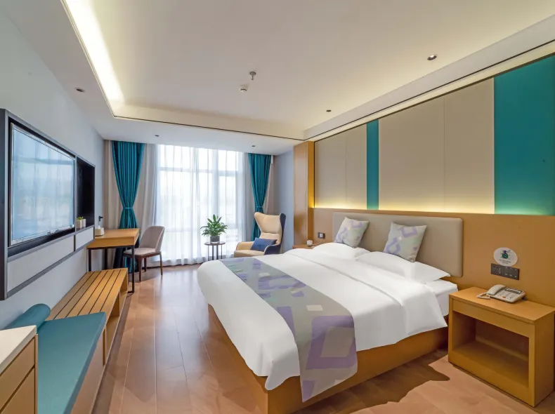 輕住·悅享酒店(灞橋洪慶地鐵站店)