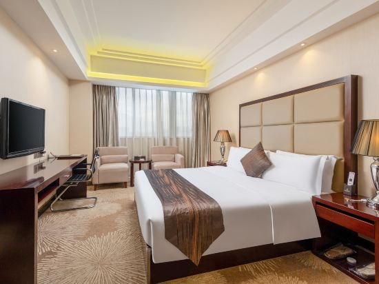 Park Lane Hotel Room Type - Cozy Queen Room