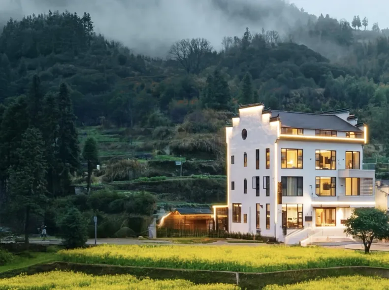 Floral Hotel· Quiet Garden Healing Japanese Zen Designer Inn (Wuyuan Huangling Scenic Area Branch)