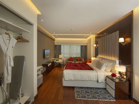 Number One Tower Hotel & Suites - Near Burj Khalifa  Room Type - Deluxe Studio