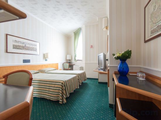 Hotel Flora Room Type - Twin Room