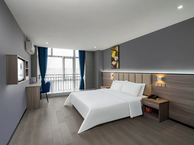 7 Days Premium Hotel