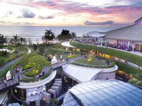 YELLO Hotel Kuta Beachwalk Bali