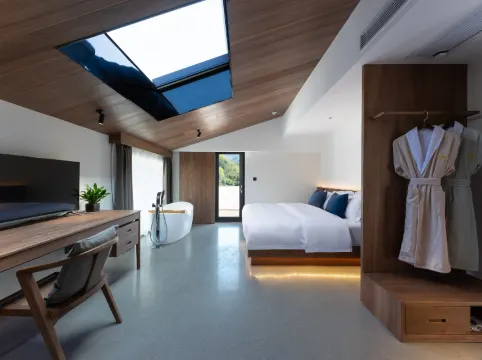 Floral Lux Hotel · One valley and one villa Hotel (South Gate store of Huangshan Scenic Area)