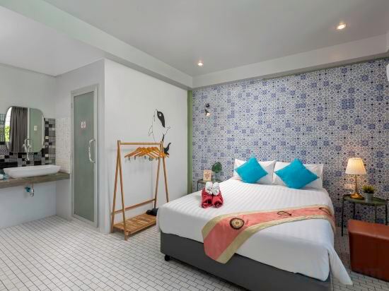 Hip Hostel Room Type - Double Room with Private Bathroom