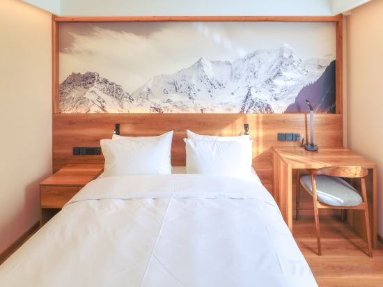 Yayuncun Hotel Room Type - Deluxe Room (Double bed) (Building a)