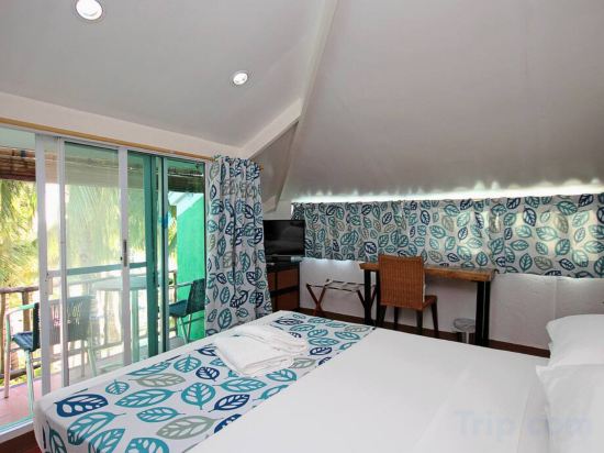 Bluewaves Beach House Room Type - Deluxe Double Room