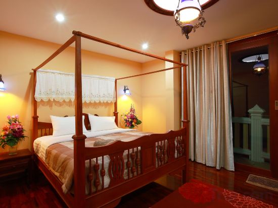 At Chiang Mai Hotel - Tap to explore photos