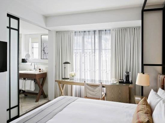 Hotel Victor Room Type - Superior King Room