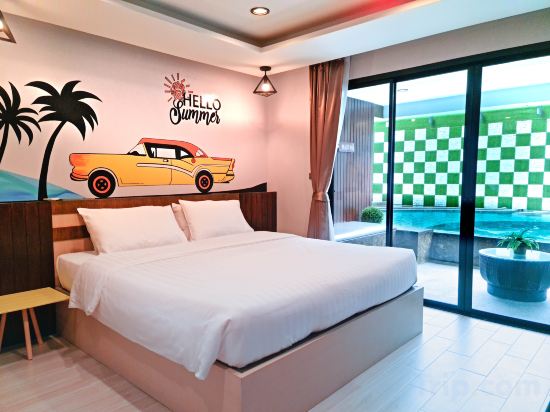 Oneloft Hotel Room Type - Grand Deluxe Room with Pool Access Oneloft Hotel Room Type - Grand Deluxe Room with Pool Access