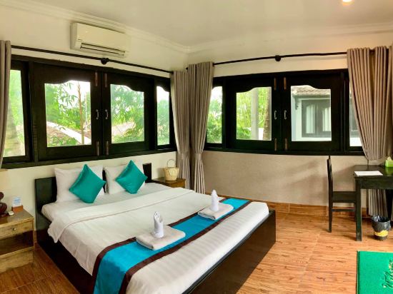 Salty River Resort - Tap to explore photos