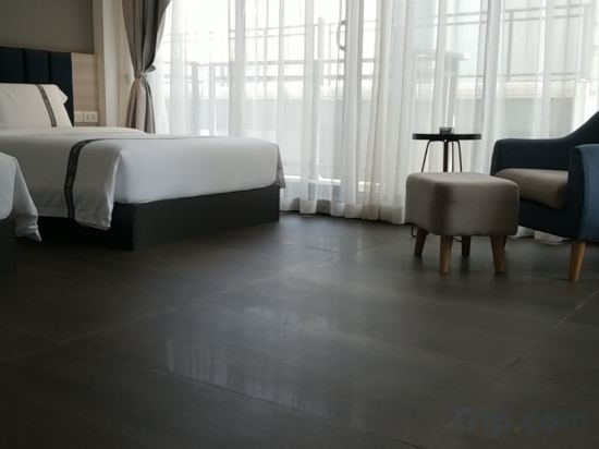 520 Seaview Hotel Room Type - Deluxe Twin Room