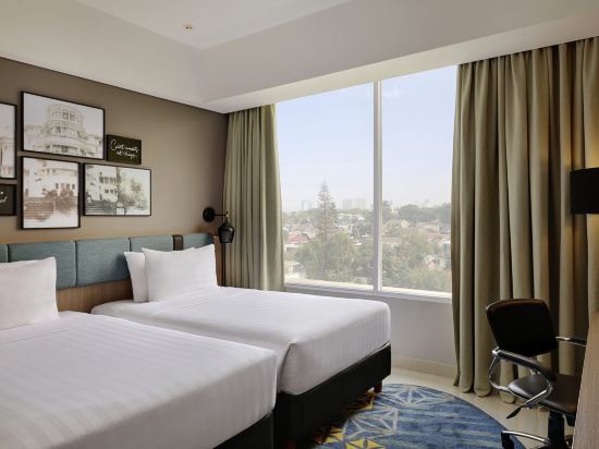MERCURE NEXA BANDUNG SUPRATMAN Room Type - Privilege Room with 2 Single Beds