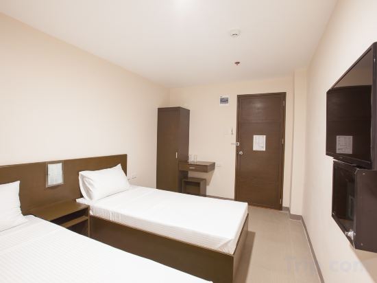 Emerald Suites CDO Room Type - Standard Twin Room – For Friends Or Colleagues Emerald Suites CDO Room Type - Standard Twin Room – For Friends Or Colleagues