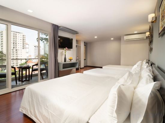 F L G Hotel Room Type - Family Triple Room