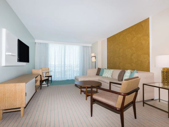 Wyndham Grand Clearwater Beach Room Type - Deluxe King Accessible Room