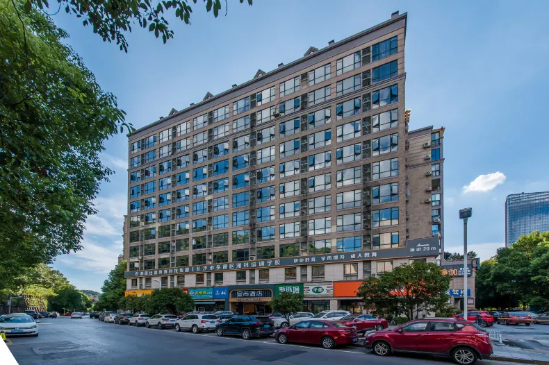 Echarm Hotel (Changsha Huda Caiyuan Campus Xihu Park Subway Station)