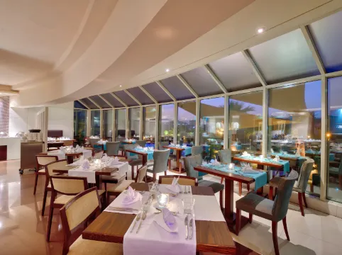 Majestic City Retreat Hotel