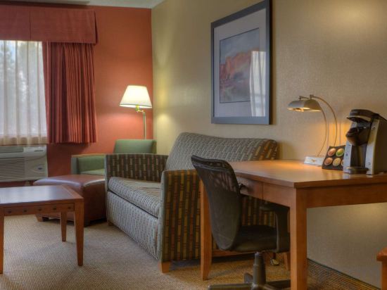 Best Western Plus At Lake Powell Room Type - King Suite with Couch and View