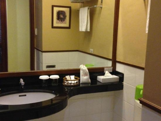 Hotel Elizabeth Baguio - Tap to explore photos