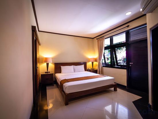 Yulia Beach Inn Kuta Room Type - Deluxe Interconnecting Room with Garden View Yulia Beach Inn Kuta Room Type - Deluxe Interconnecting Room with Garden View