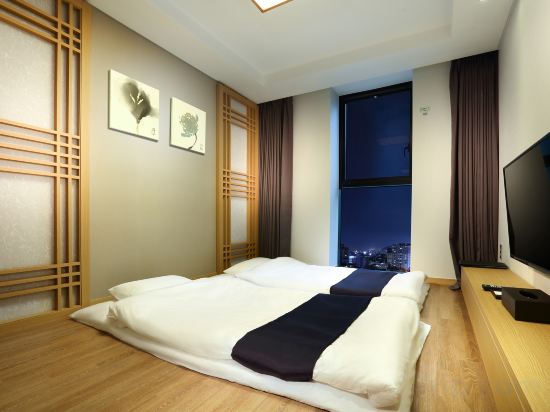 Hotel The One Room Type - Deluxe Family Ondol Room