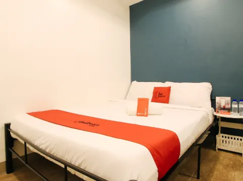 RedDoorz Plus @ San Marcelino Malate