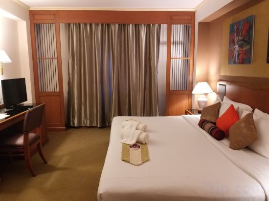 Songphanburi Hotel - Tap to explore photos