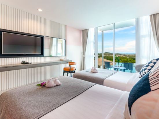 Hilltop Wellness Resort Room Type - Superior Pool View With Balcony With Onsen Access