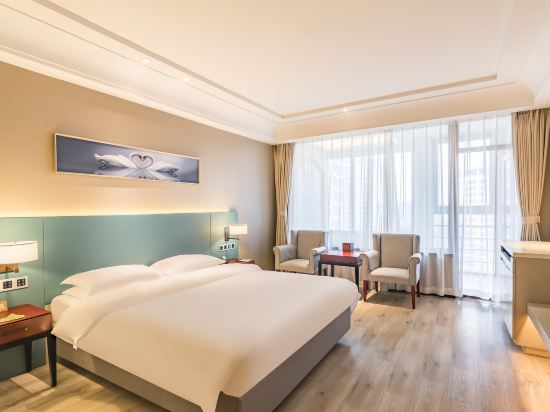 Lakeside Hotel Room Type - Private Hot Spring Double Bed Room with Smart Oxygen Bar Lakeside Hotel Room Type - Private Hot Spring Double Bed Room with Smart Oxygen Bar