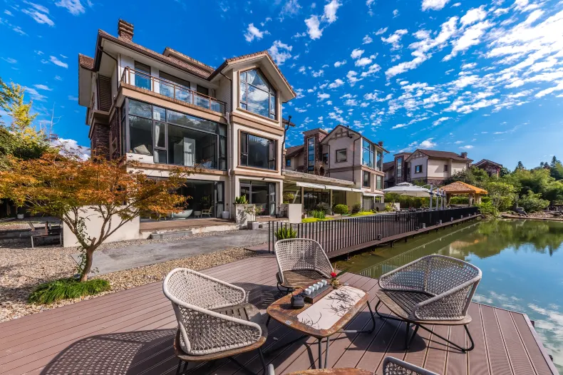 Floral Hotel ·WuYiShanLiuYueChaYe Hotel