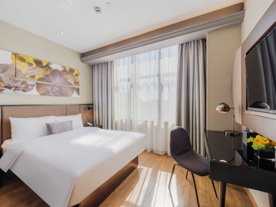 Yitel Premium (Shanghai New International Expo Center Expo Garden) Room Type - Business Queen Room
