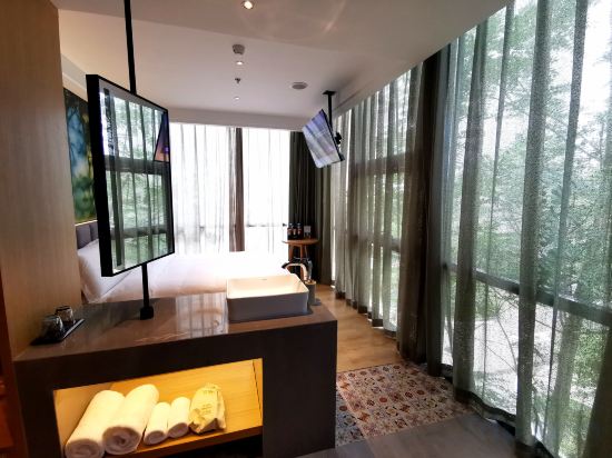 Qiuguo Hotel (Beijing Xinguozhan Capital Airport No.3 Branch) - Tap to explore photos