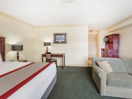 Ramada by Wyndham Hinton Room Type - King One Bedroom Suite