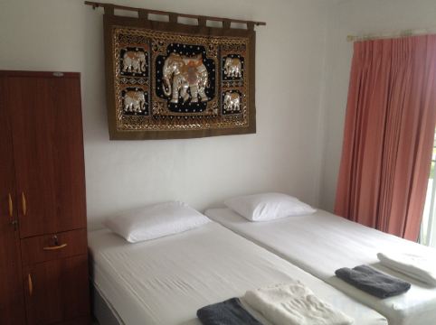 Jomtien Hostel Room Type - Superior Twin Room