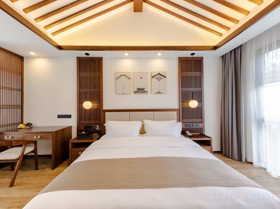 Ruyan Hotel Shanghai Room Type - Water View Suite Room