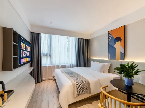 Yilong Hotel Room Type - Business Queen Room