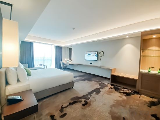 The Excelsior Hotel Room Type - Executive Premier Room