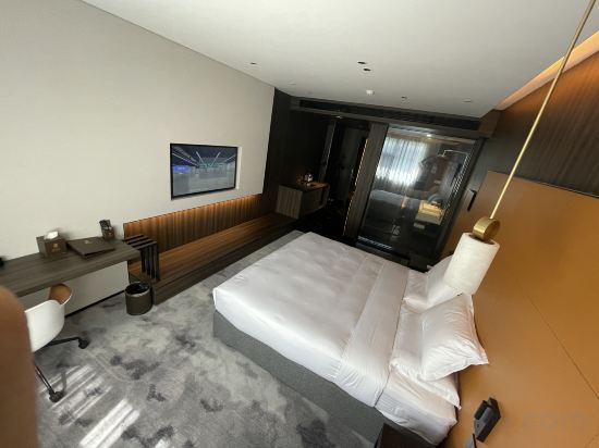 CATHAY VIEW CLUB  HOTEL Room Type - Deluxe Double Room