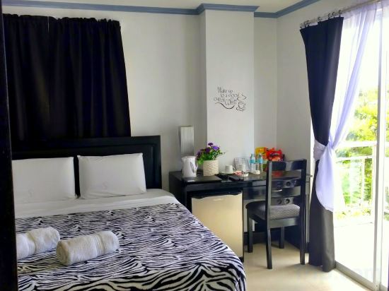 Bohol South Beach Hotel Room Type - Deluxe Room with Balcony