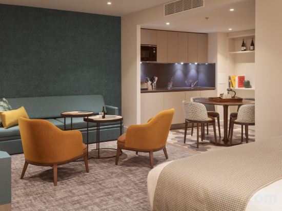 STAYBRIDGE SUITES LONDON-HEATHROW BATH ROAD Room Type - King Studio Suite with Sofa Bed - Disability Access