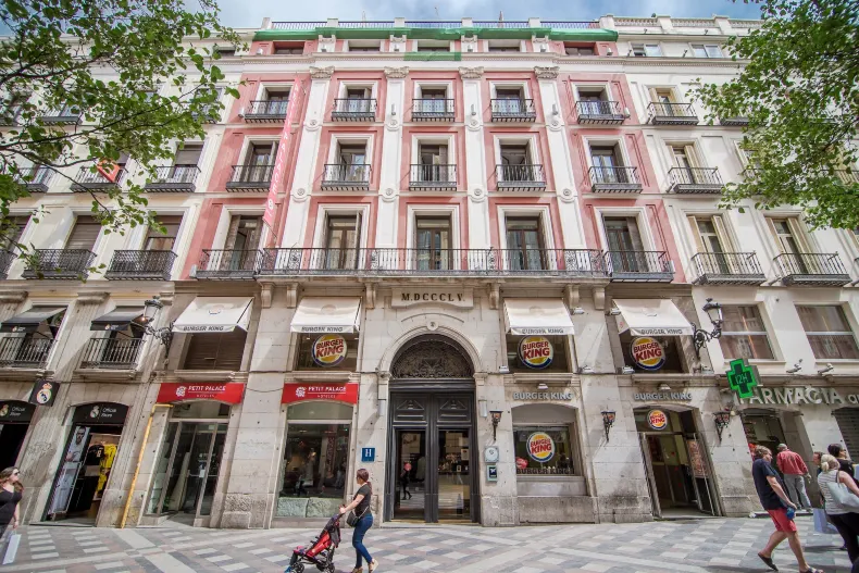 太陽之門廣場住宿-珀蒂宮