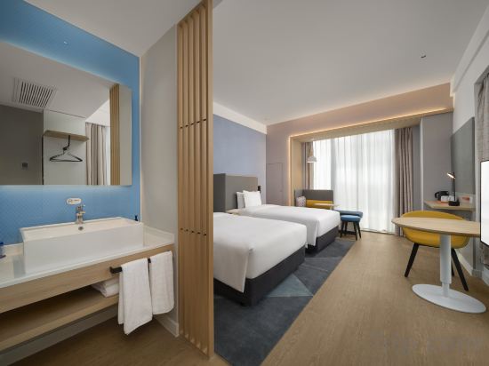 Holiday Inn Express NANCHANG RIVERSIDE Room Type - Standard 2-bed Room