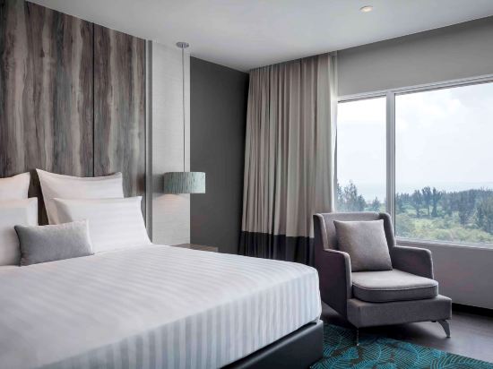 PULLMAN MIRI WATERFRONT Room Type - Deluxe King Room with Sea View PULLMAN MIRI WATERFRONT Room Type - Deluxe King Room with Sea View