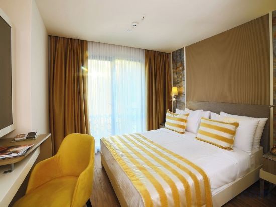 Icon Hotel Taksim Room Type - Superior Room with King Bed Icon Hotel Taksim Room Type - Superior Room with King Bed