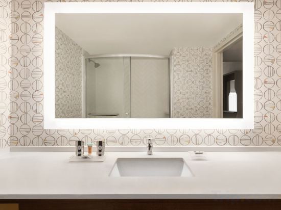 Holiday Inn Orlando International Airport - Tap to explore photos
