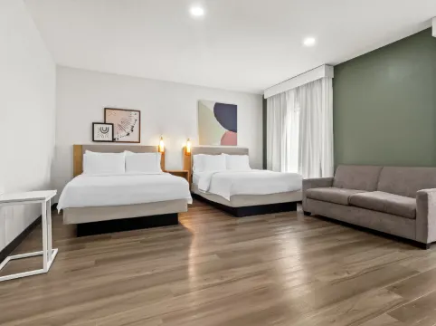 Spark by Hilton Houston Hobby Airport