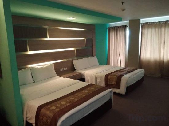 Coron Gateway Hotel & Suites Room Type - Superior Twin Room
